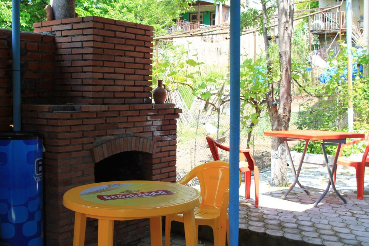 Lilia Guesthouse Сигнахи Экстерьер фото