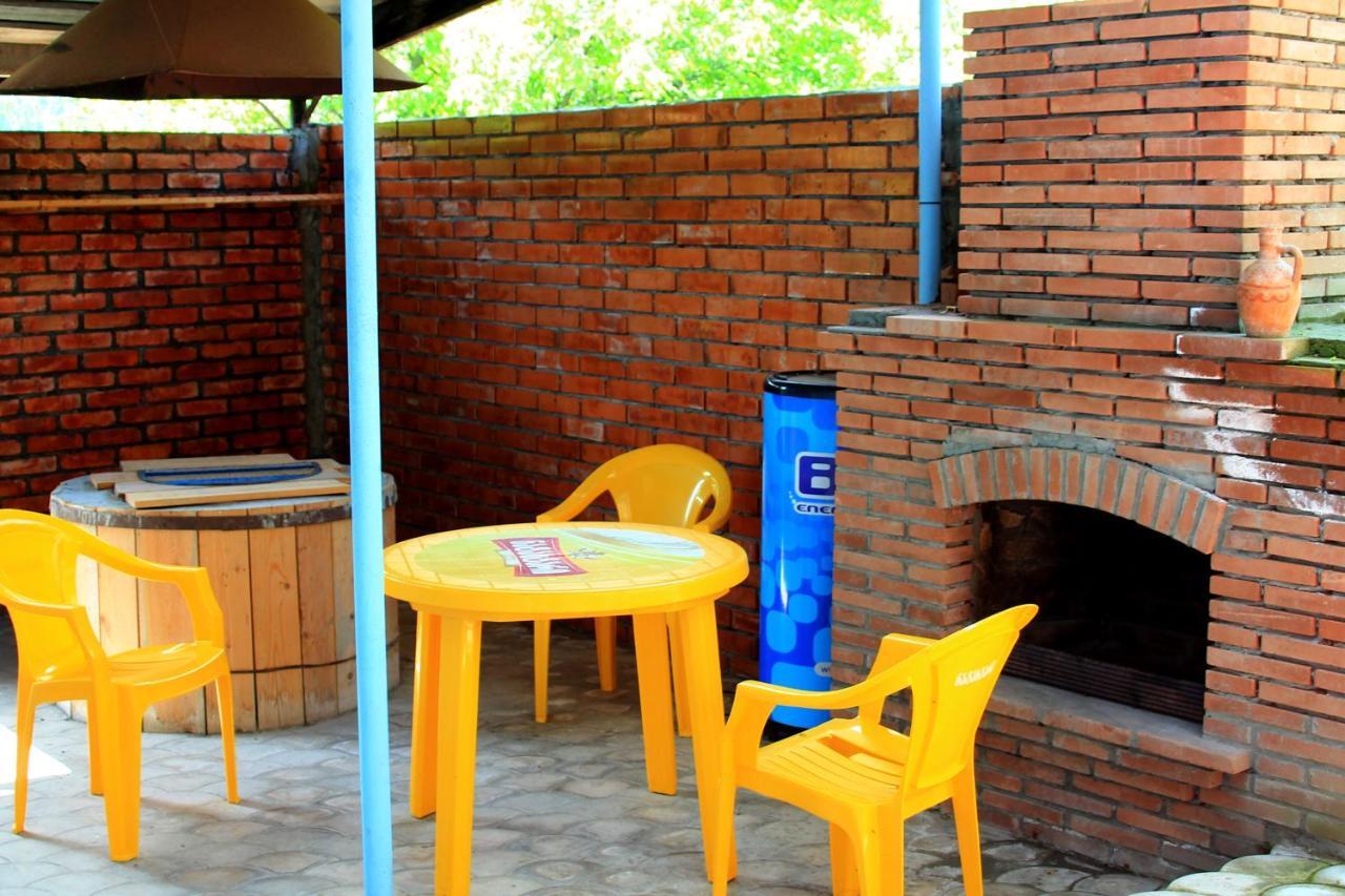 Lilia Guesthouse Сигнахи Экстерьер фото