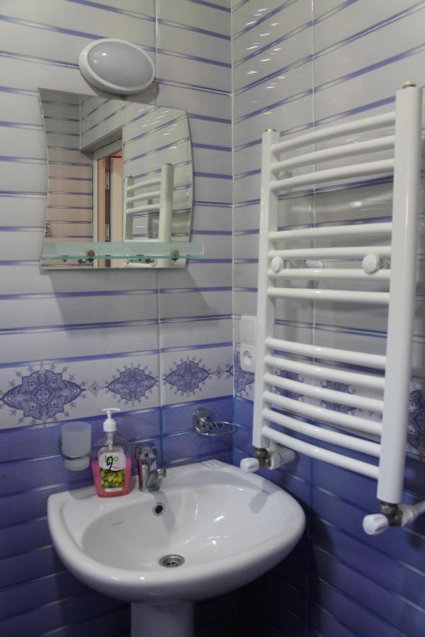 Lilia Guesthouse Сигнахи Экстерьер фото