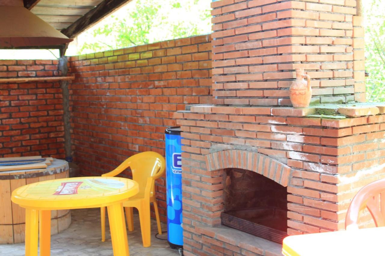 Lilia Guesthouse Сигнахи Экстерьер фото